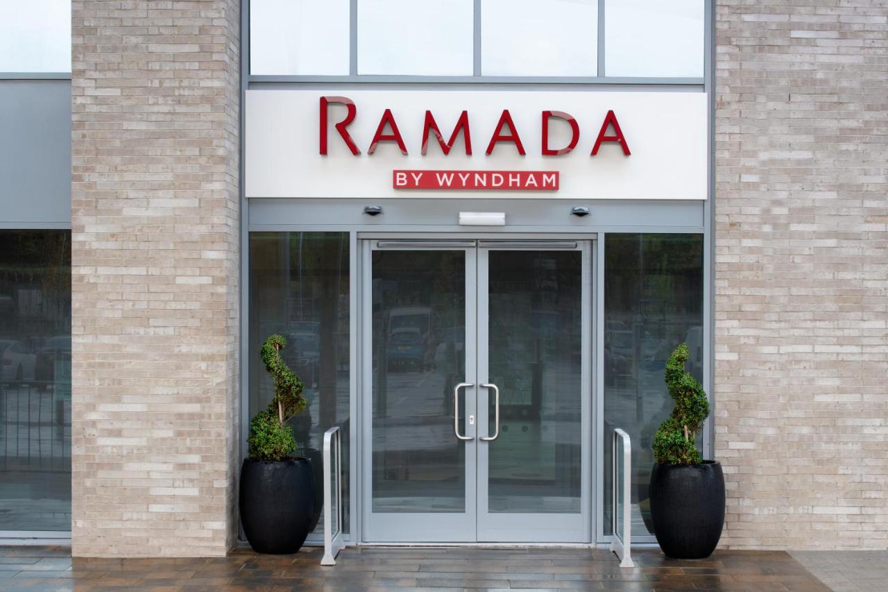 Hotel Ramada By Wyndham Leeds East Exteriér fotografie