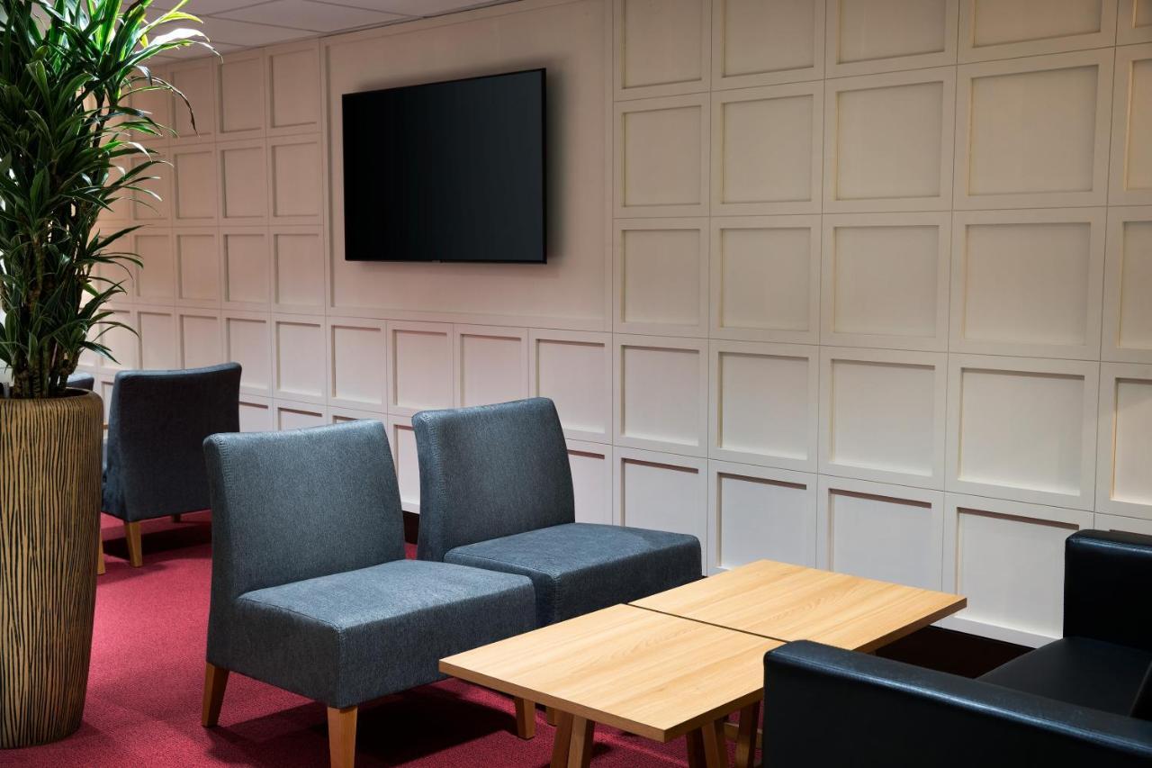 Hotel Ramada By Wyndham Leeds East Exteriér fotografie
