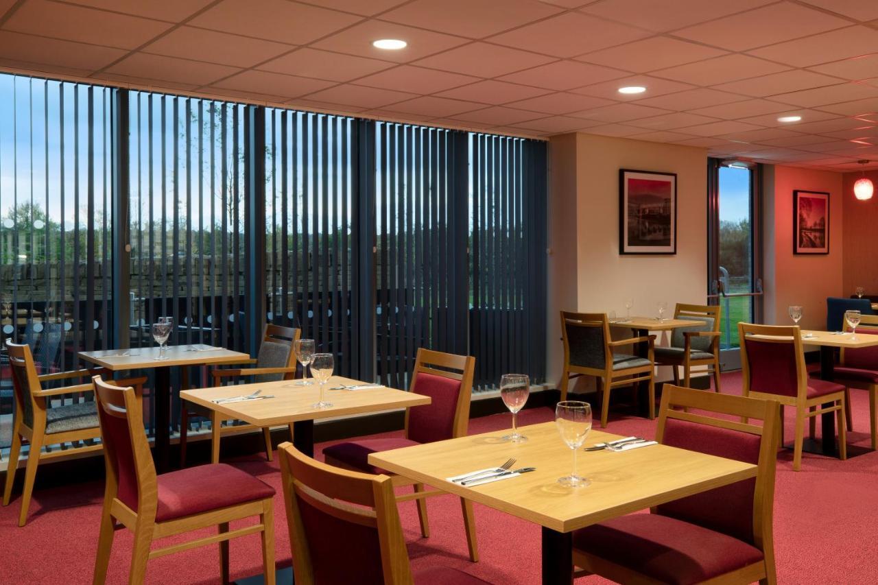 Hotel Ramada By Wyndham Leeds East Exteriér fotografie