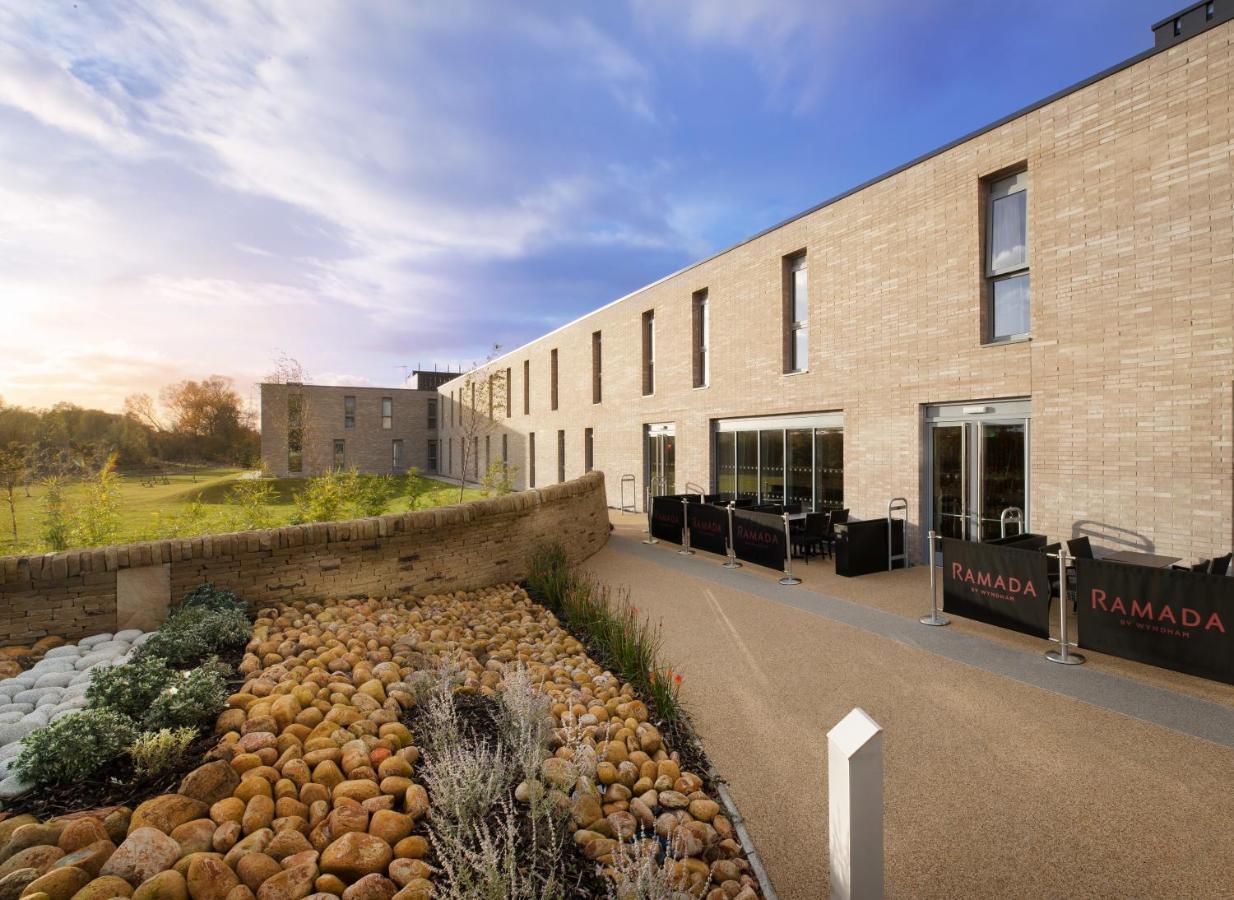 Hotel Ramada By Wyndham Leeds East Exteriér fotografie