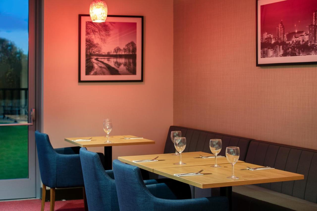 Hotel Ramada By Wyndham Leeds East Exteriér fotografie