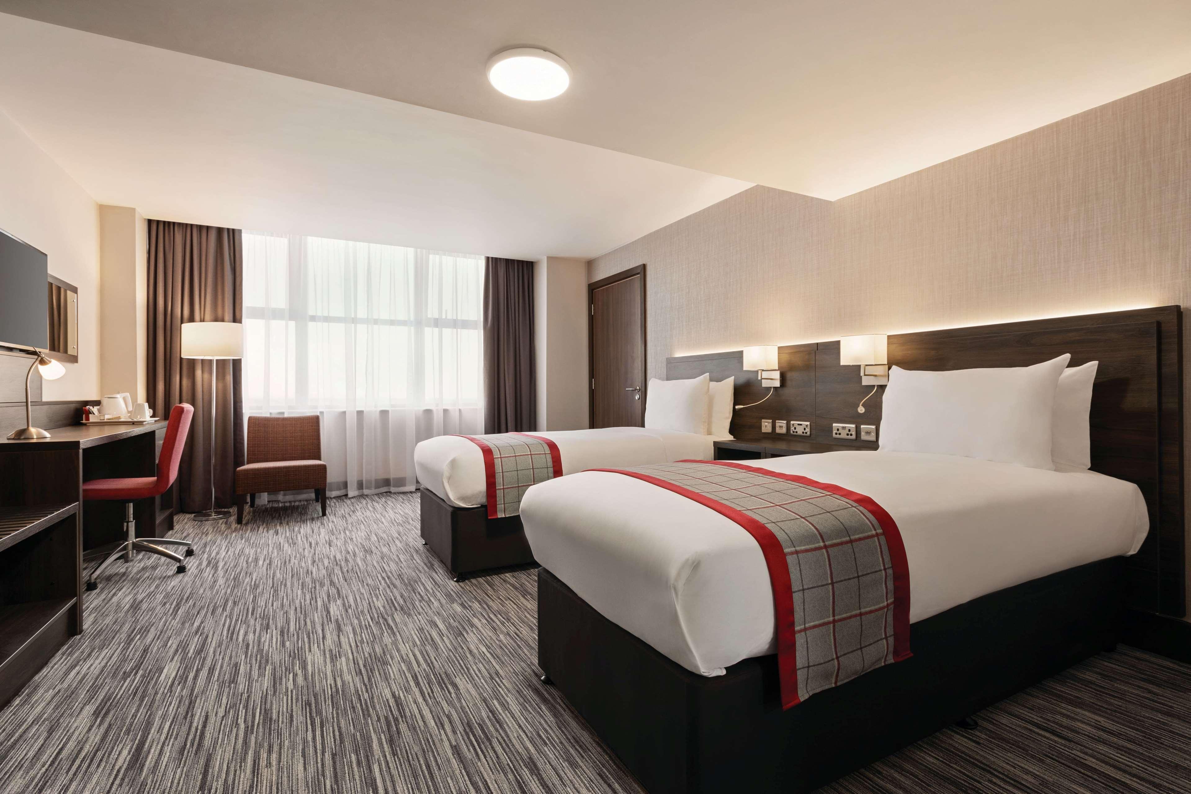 Hotel Ramada By Wyndham Leeds East Exteriér fotografie