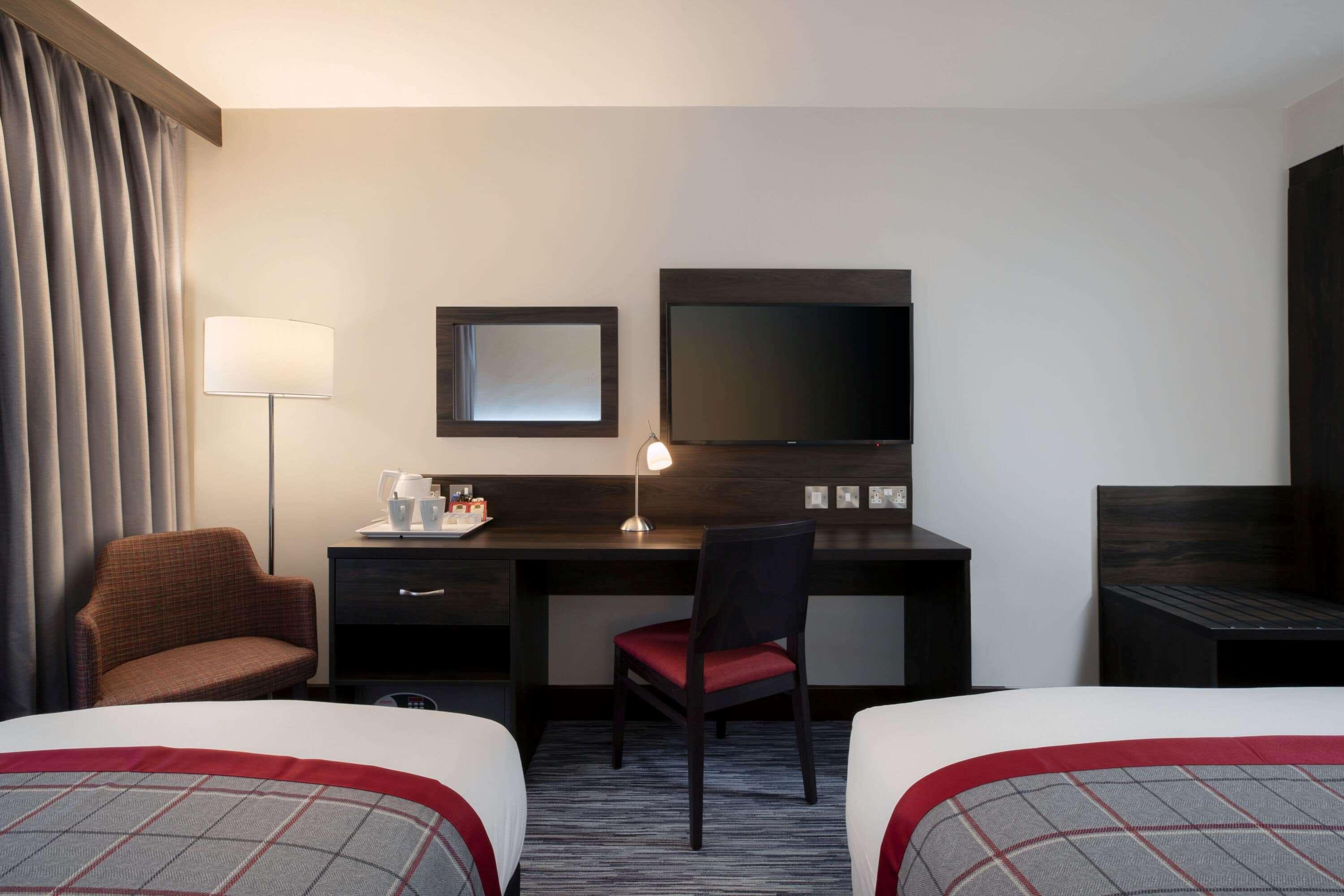 Hotel Ramada By Wyndham Leeds East Exteriér fotografie