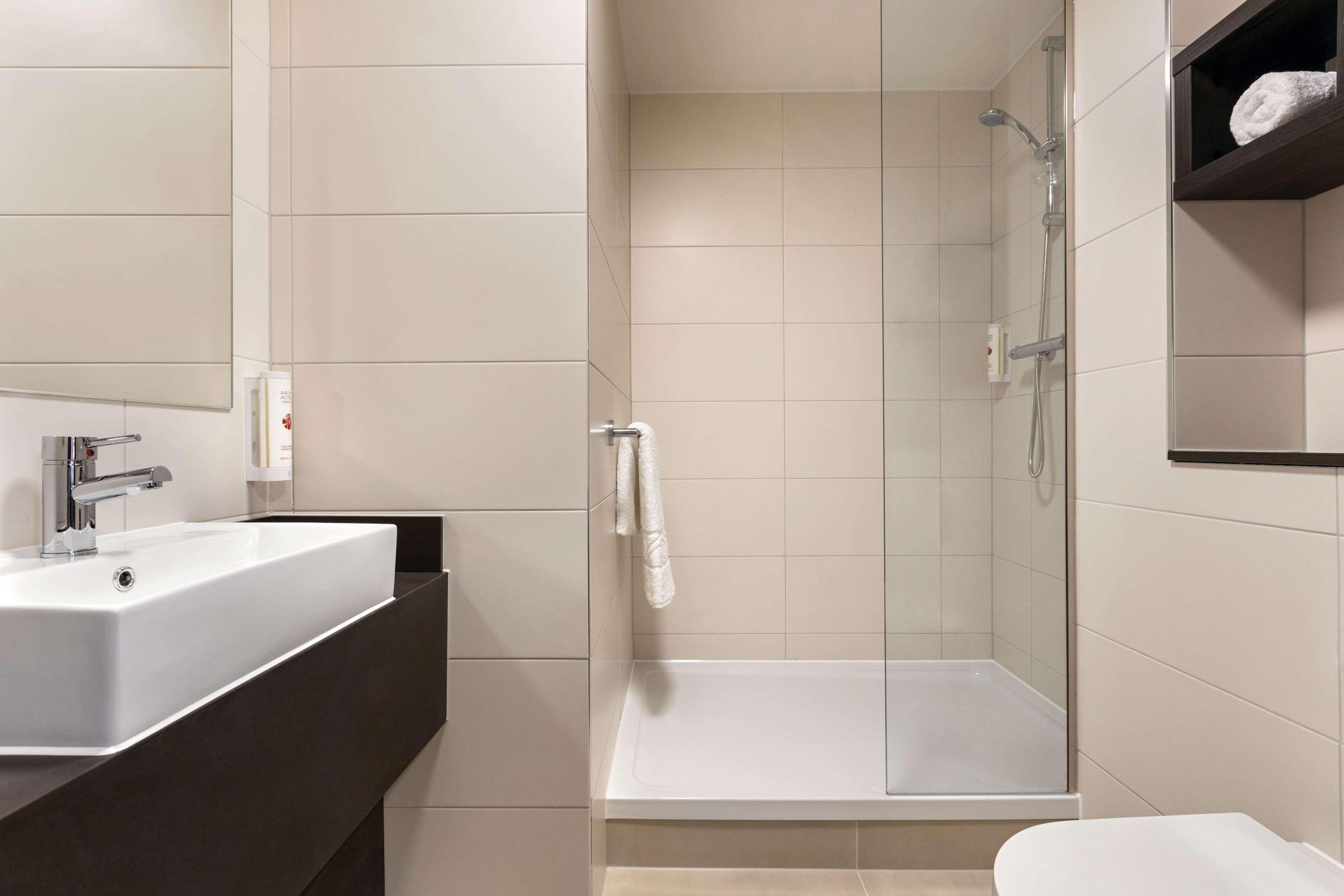 Hotel Ramada By Wyndham Leeds East Exteriér fotografie